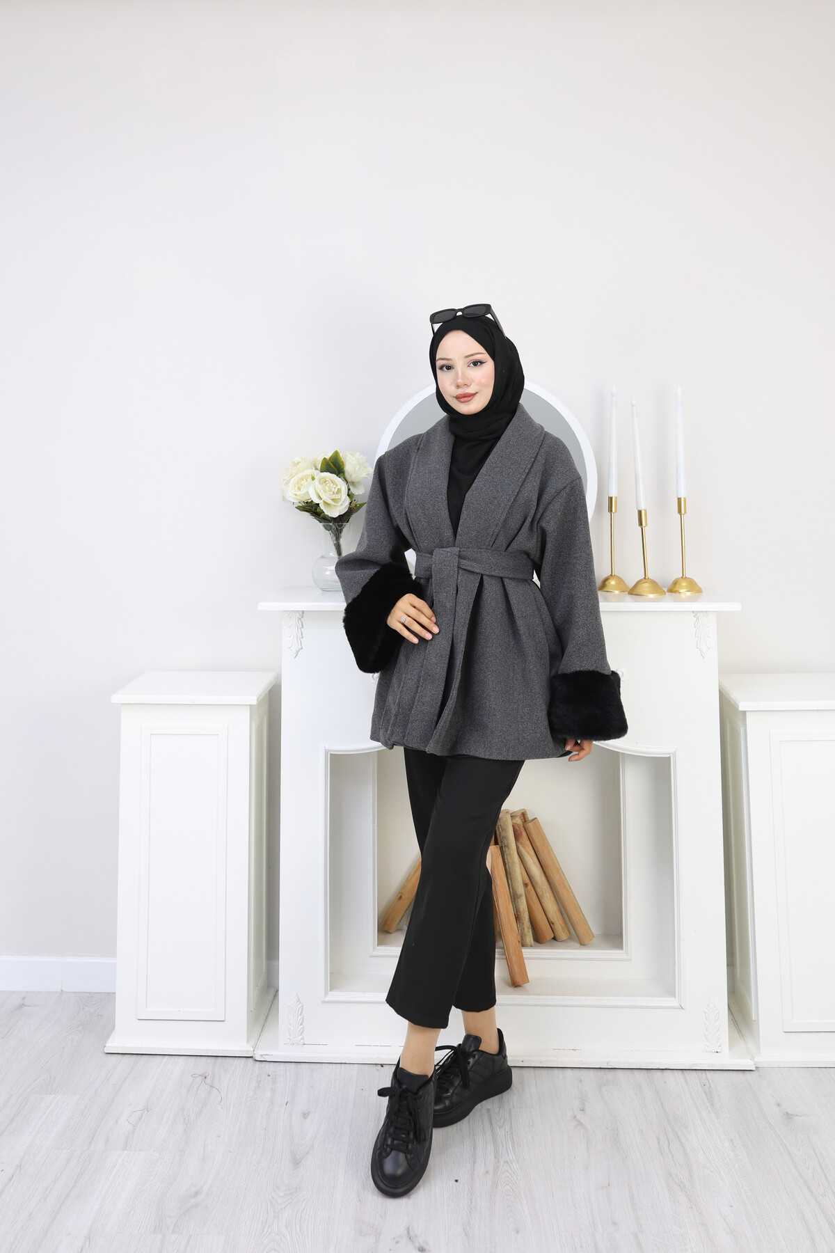 KOLU KÜRK DETAY KISA KABAN -FÜME