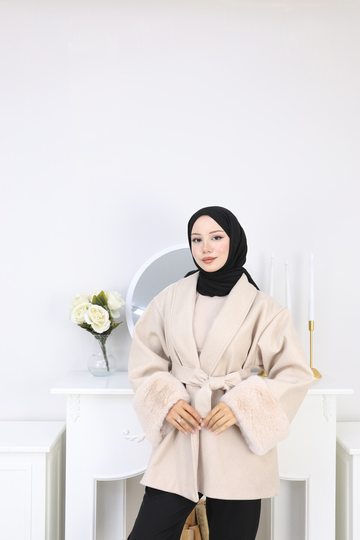 KOLU KÜRK DETAY KISA KABAN -KREM