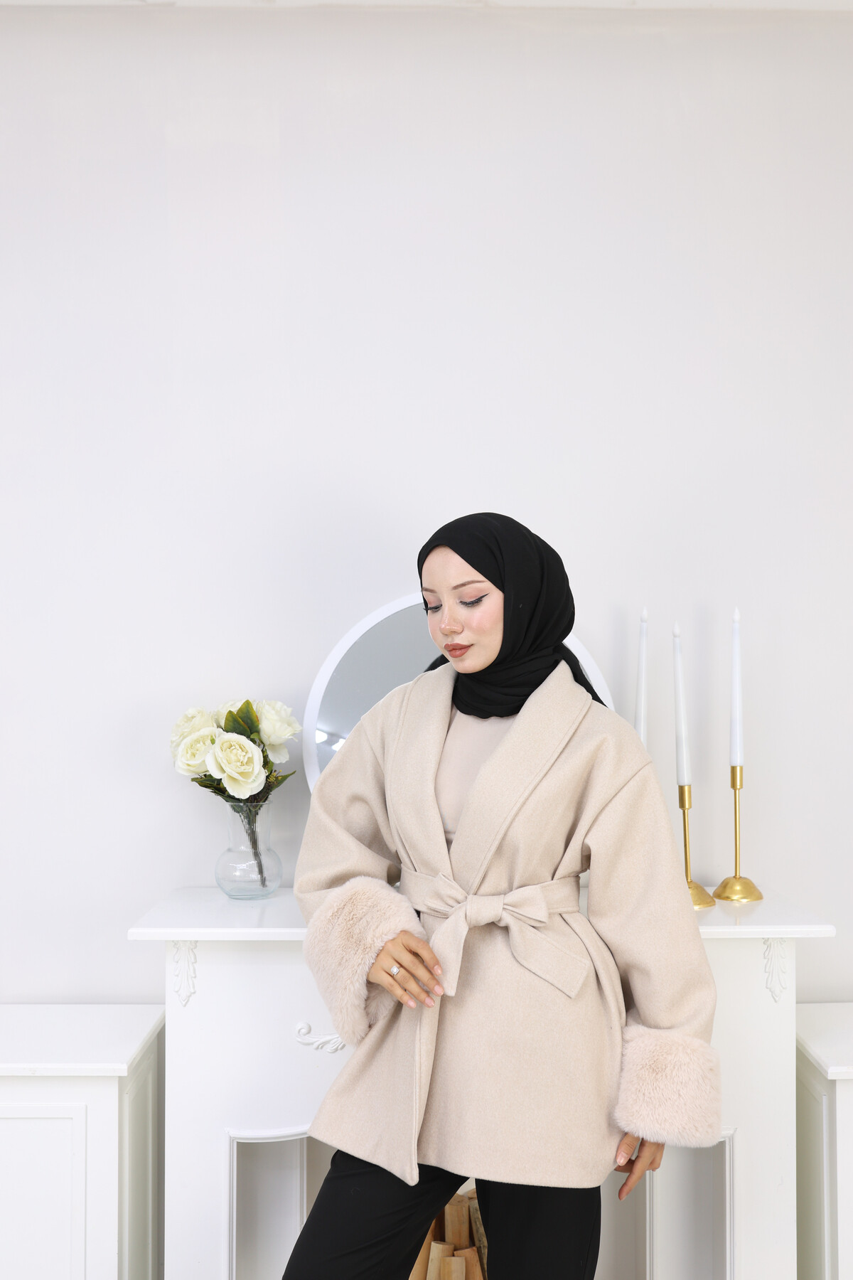 KOLU KÜRK DETAY KISA KABAN -KREM