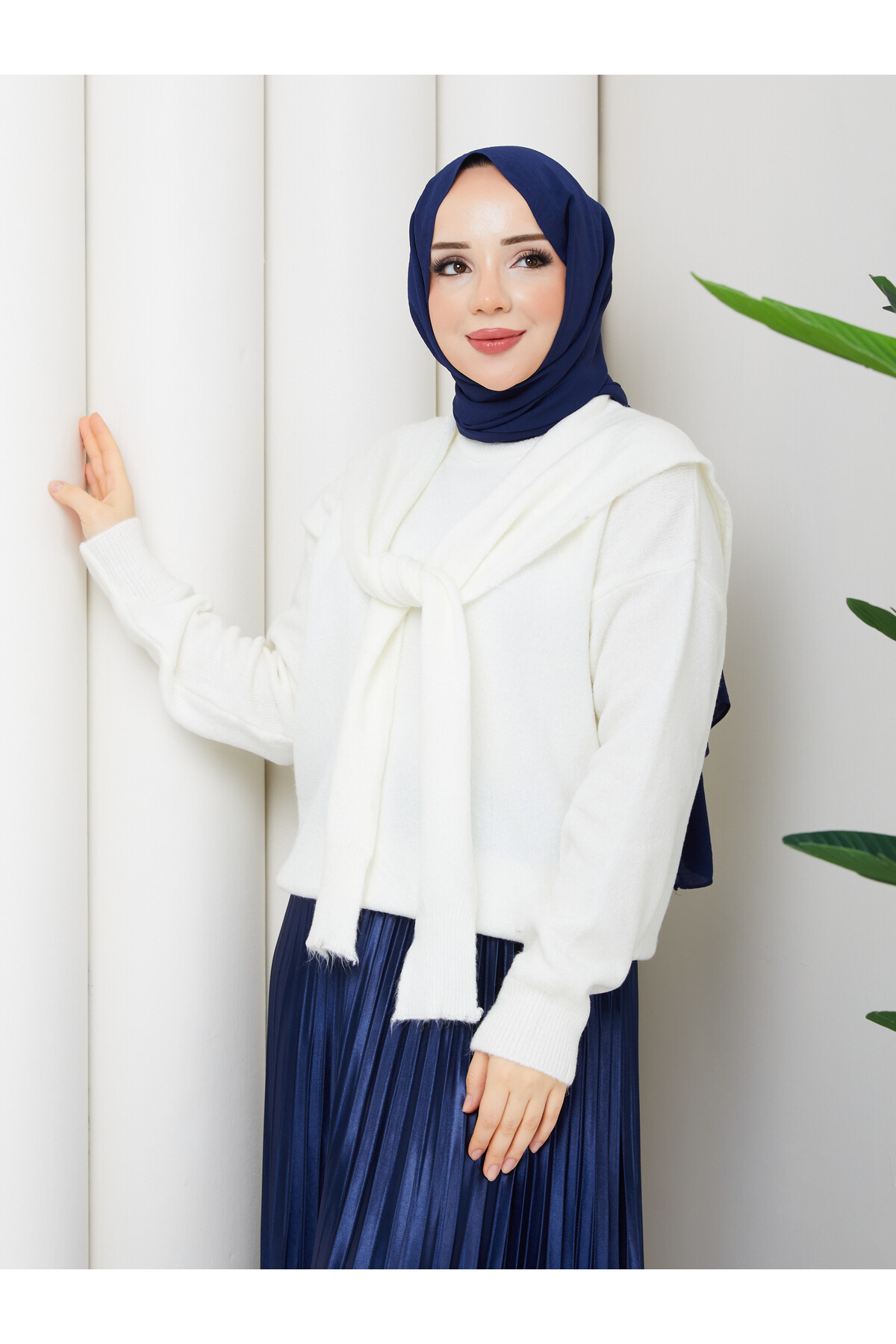 OMUZ ŞAL DETAY  KAZAK -BEYAZ