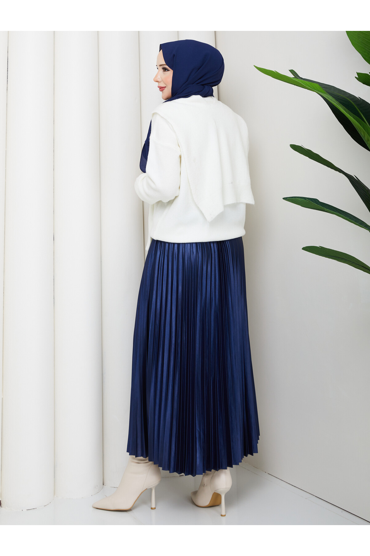 OMUZ ŞAL DETAYLI ETEKLİ KOMBİN - BEYAZ