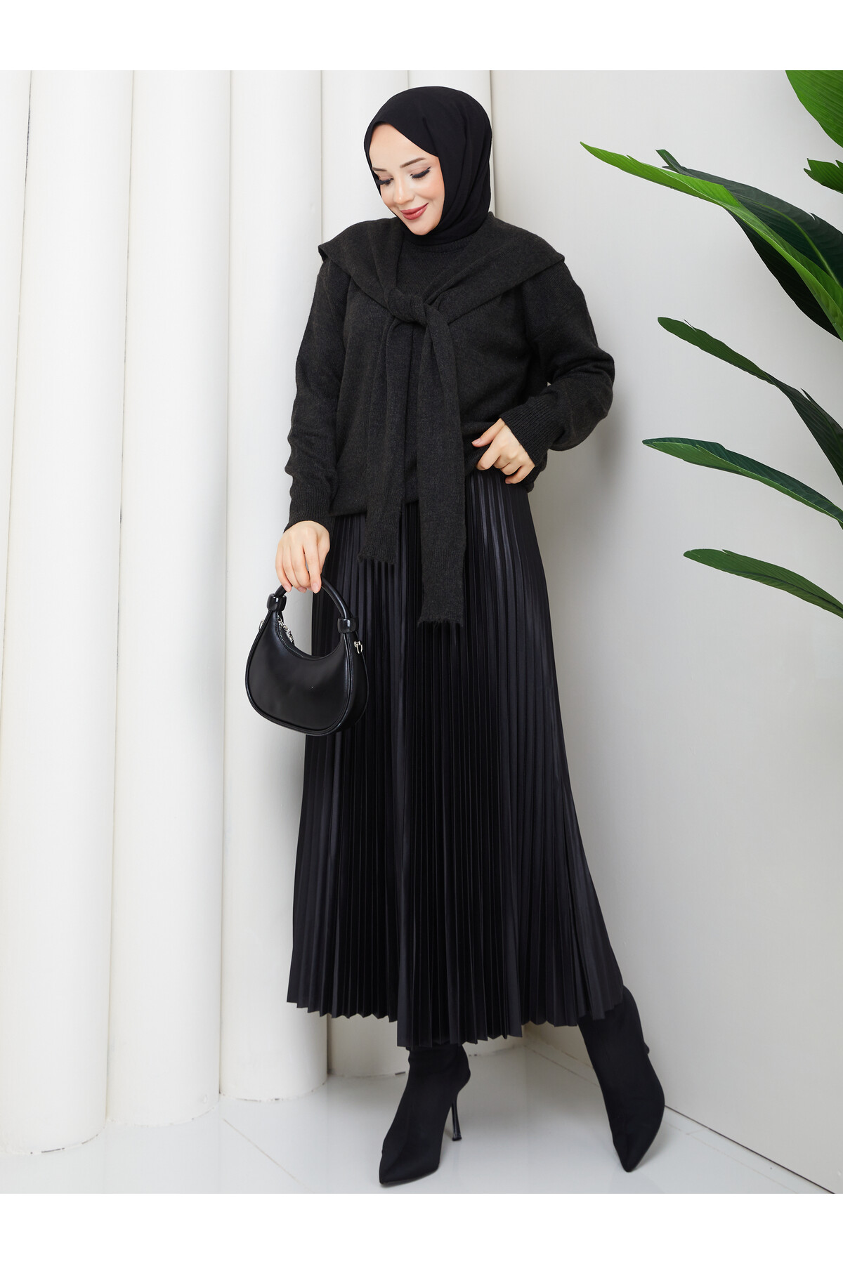 OMUZ ŞAL DETAYLI ETEKLİ KOMBİN - FÜME