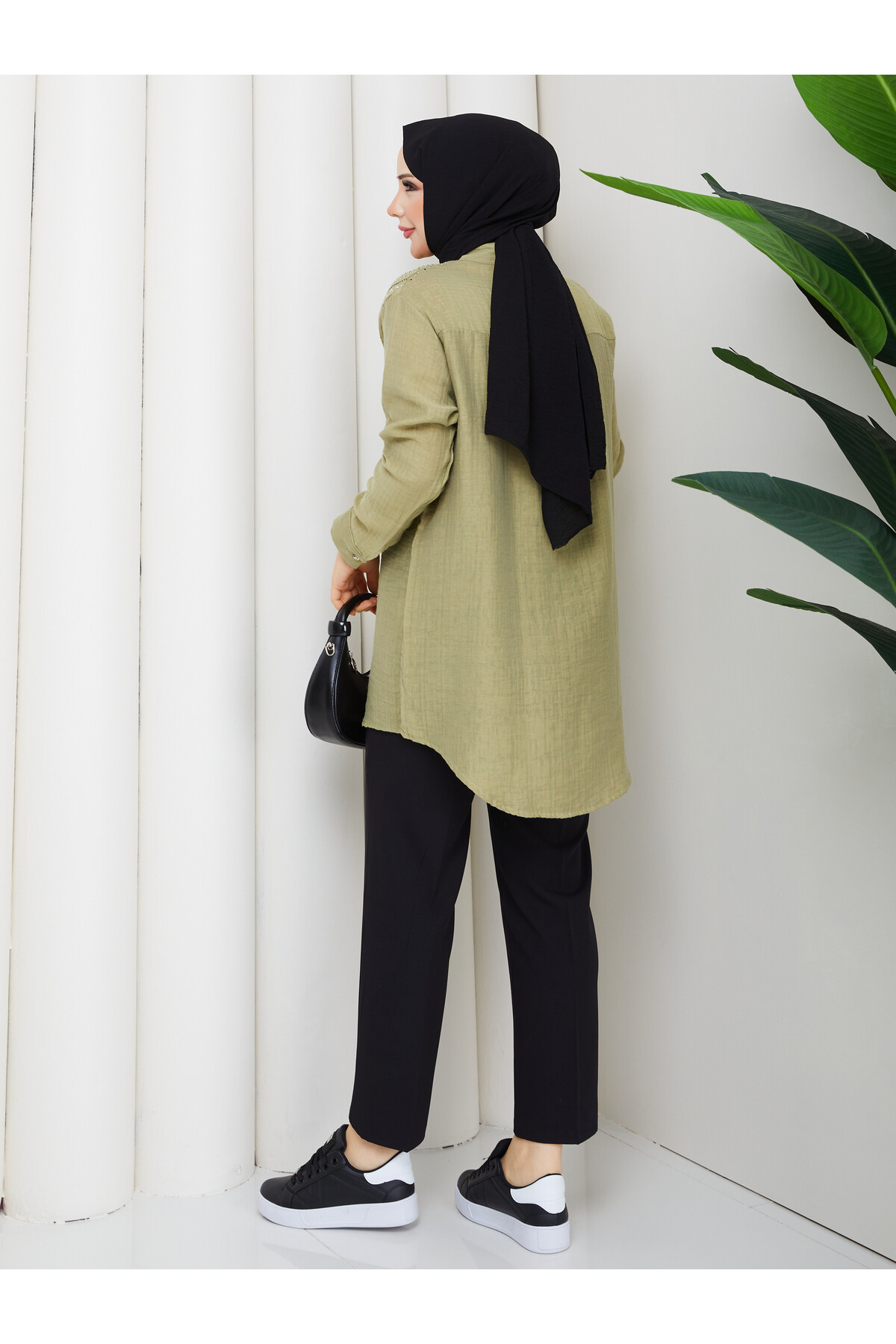 OMUZDAN TAŞ DETAYLI GÖMLEK - YEŞİL