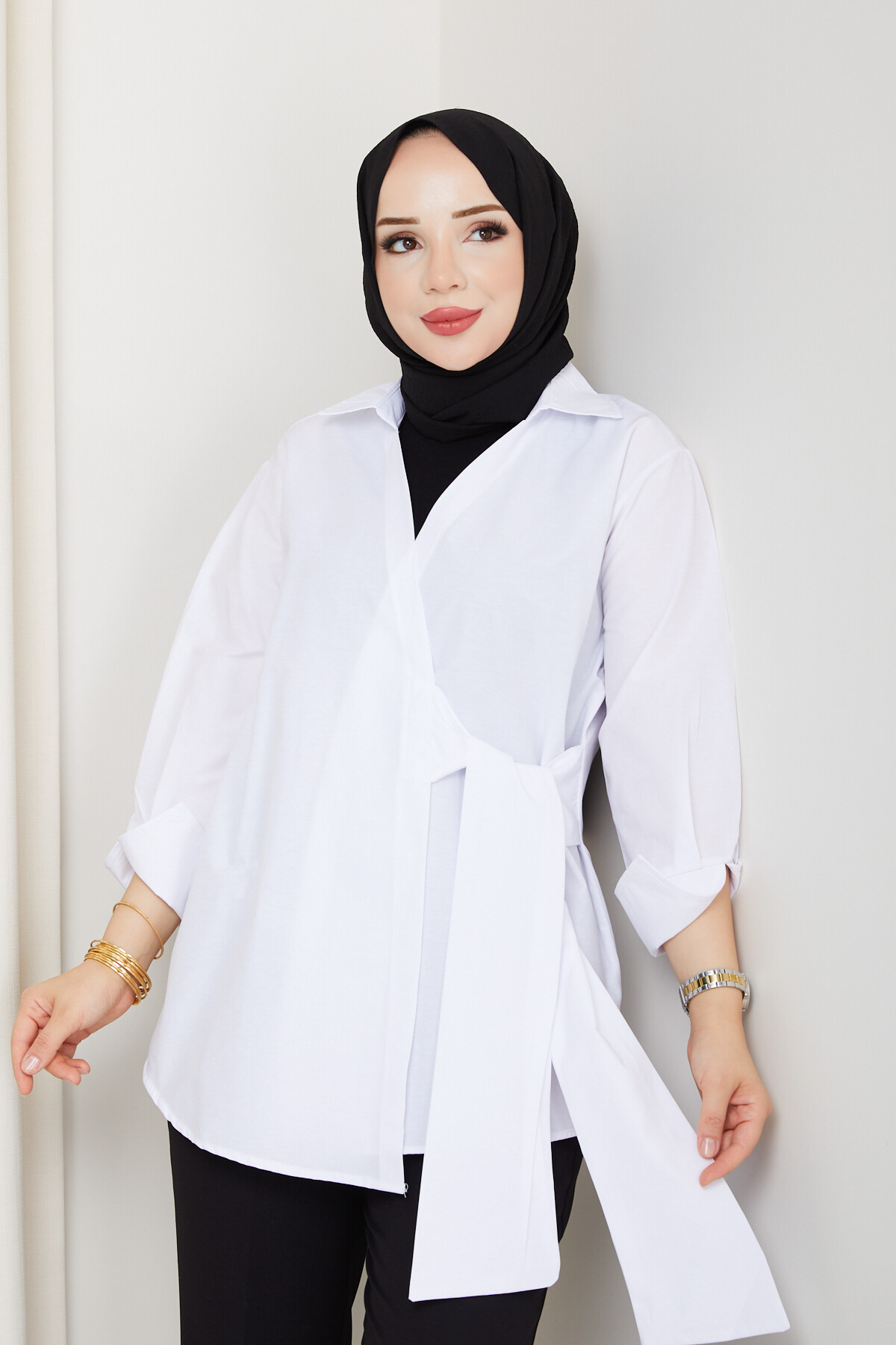 ÖNDEN BAĞLAMALI GÖMLEK-BEYAZ