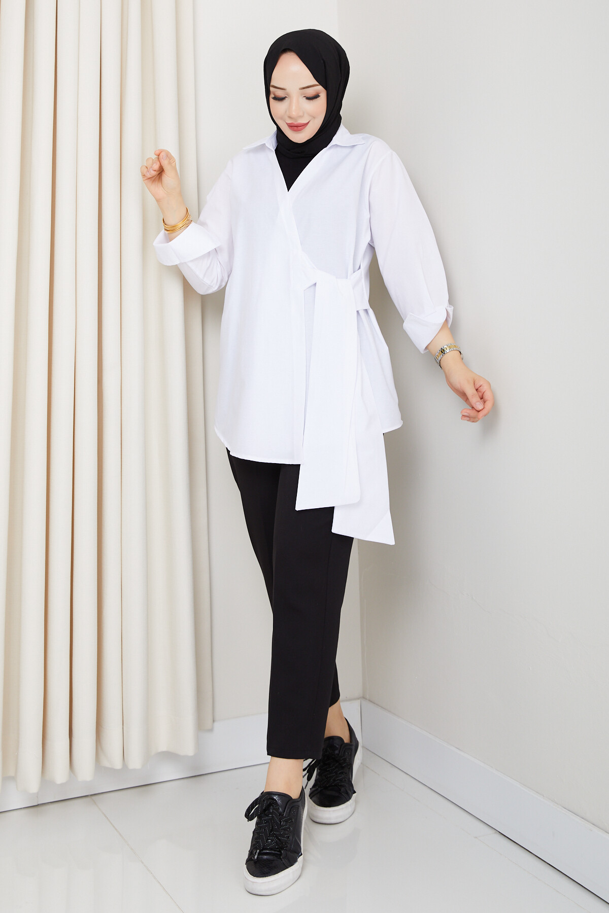 ÖNDEN BAĞLAMALI GÖMLEK-BEYAZ