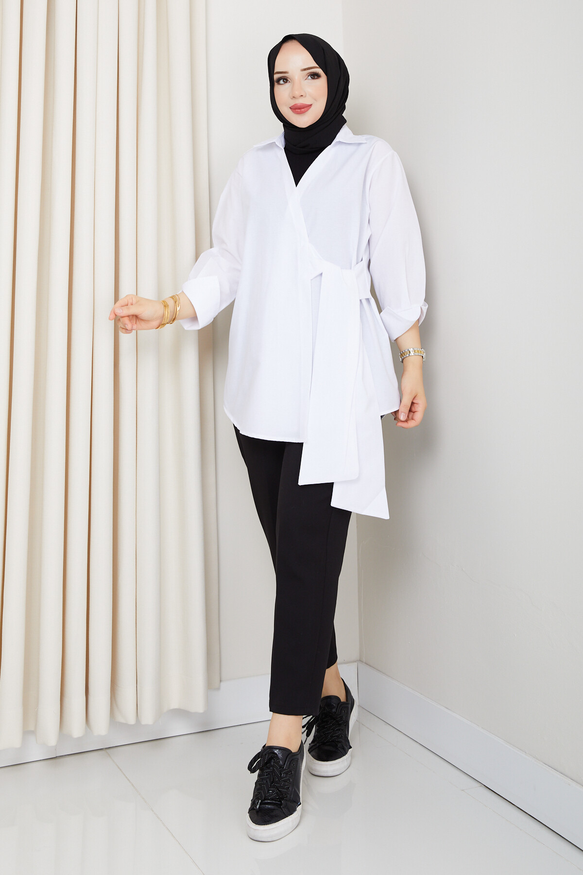 ÖNDEN BAĞLAMALI GÖMLEK-BEYAZ