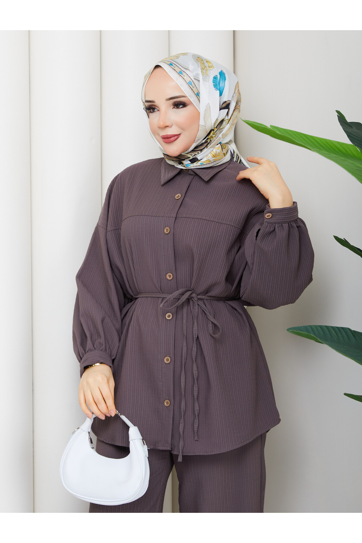 ÖNÜ PERVAZLI HELENA TAKIM - VİZON