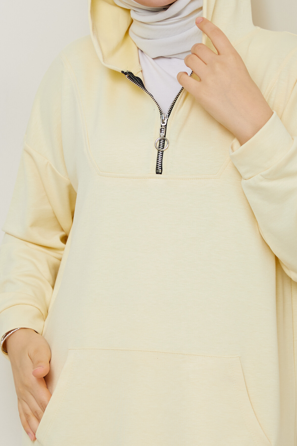 Oysho Kanguru Cep Yarım Fermuarlı Kapşonlu Sweat Sarı