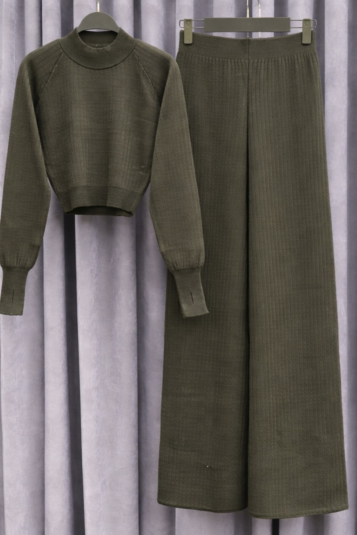 PARMAK GEÇİRMELİ TRİKO TAKIM -SİYAH