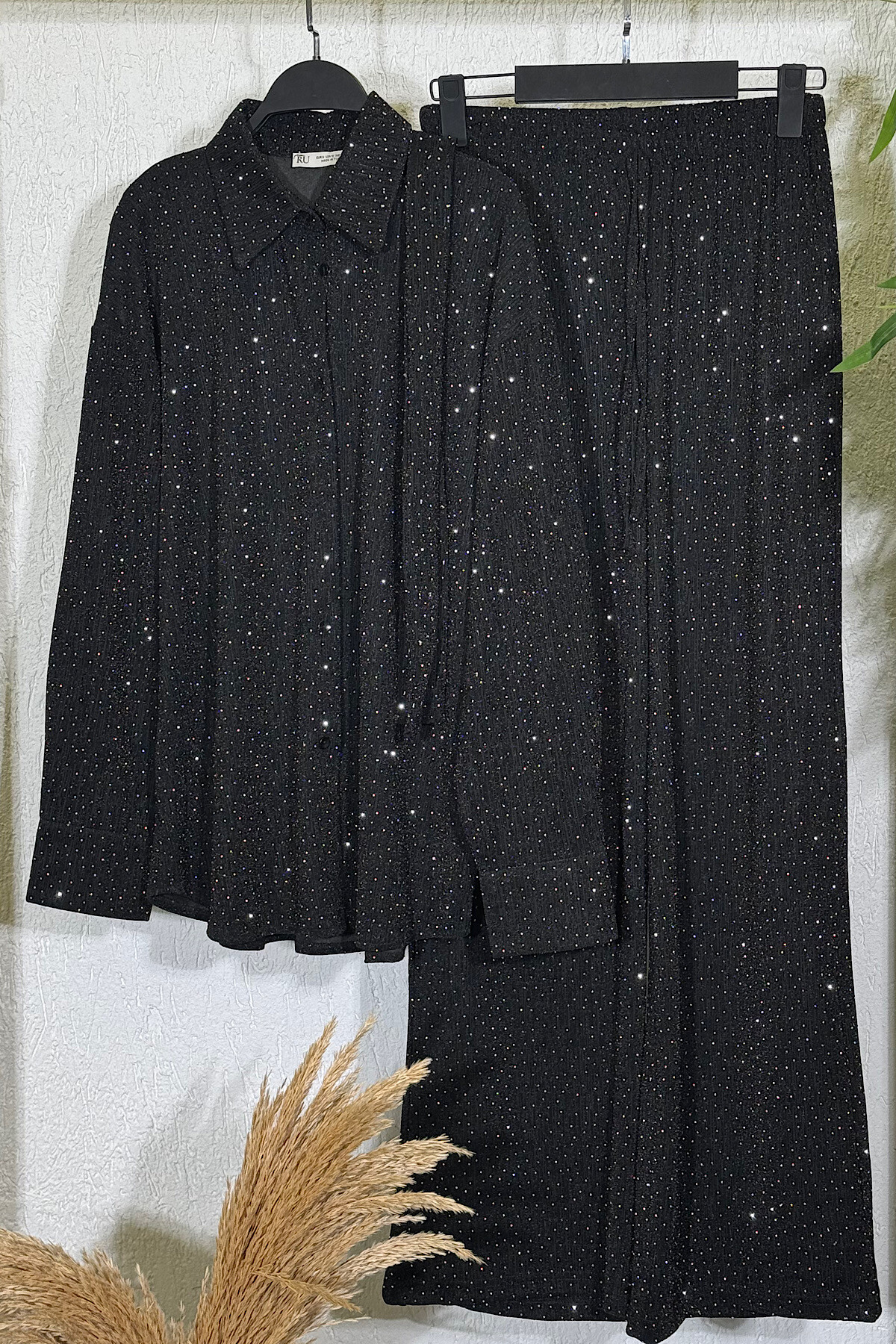 RU TAŞLI GÖMLEKLİ TAKIM