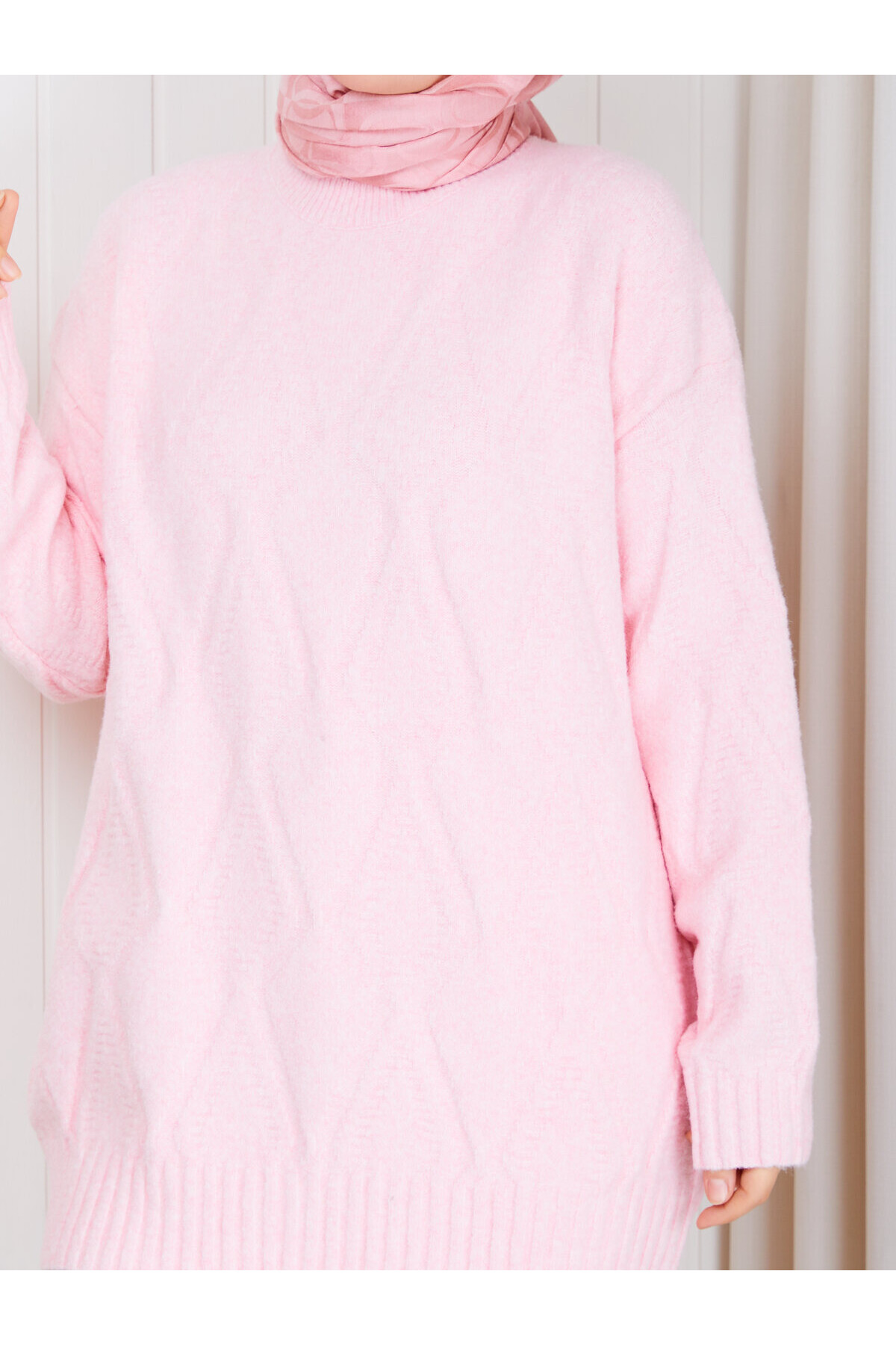 1326 Saç Örgü Desenli Oversize Triko Kazak – Pudra Pembe