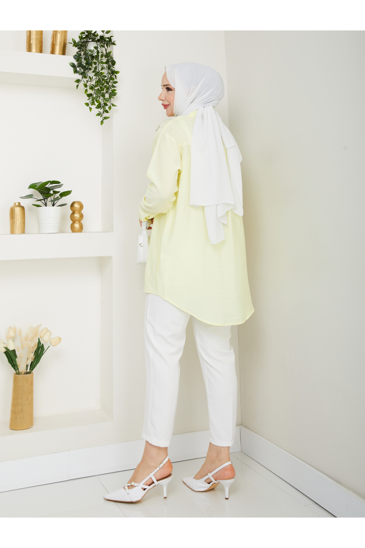 TAŞ İNCİ DETAYLI GÖMLEK-SARI