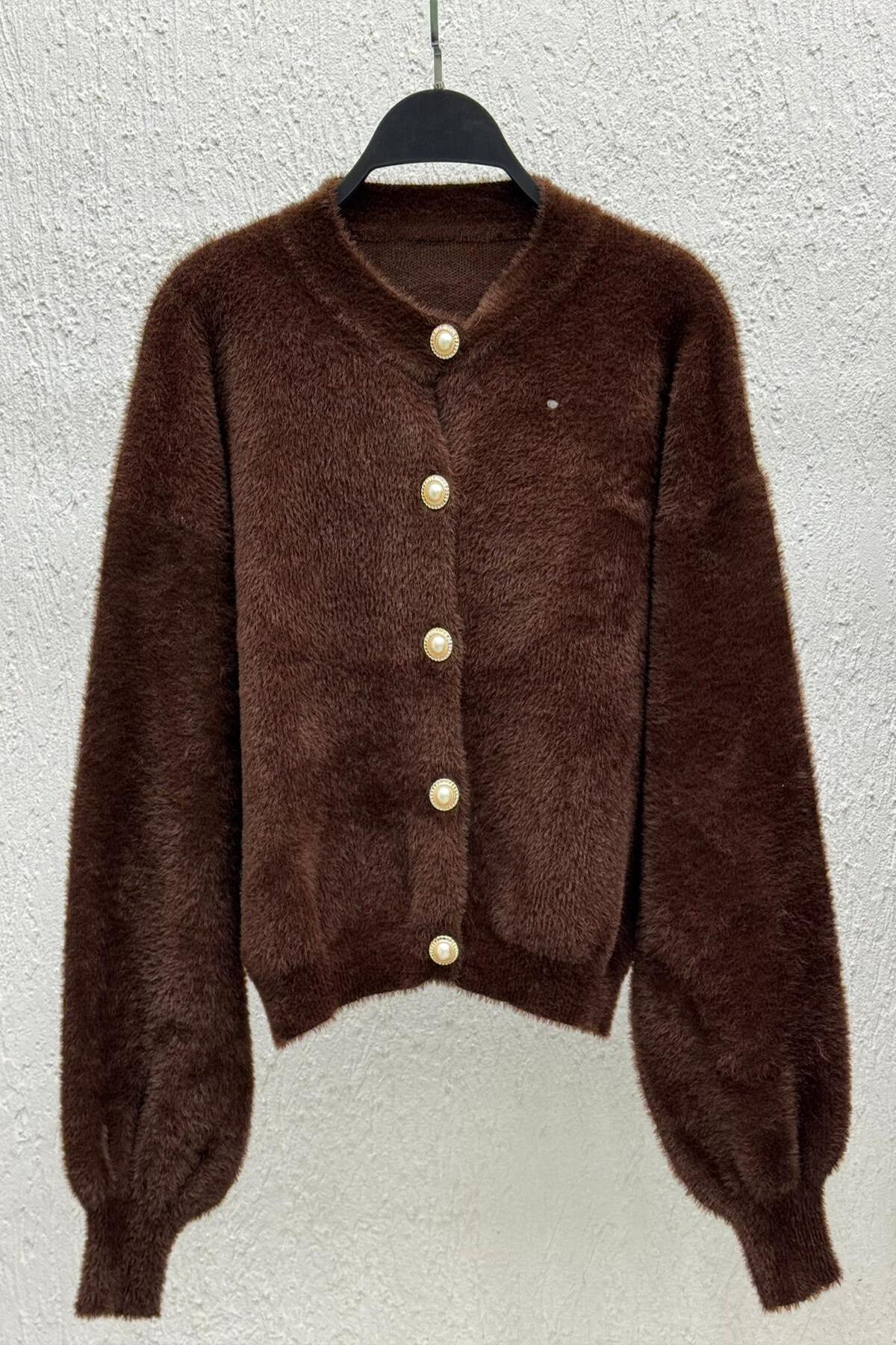 Taş İnci Düğmeli Tüylü Hırka Acı Kahve