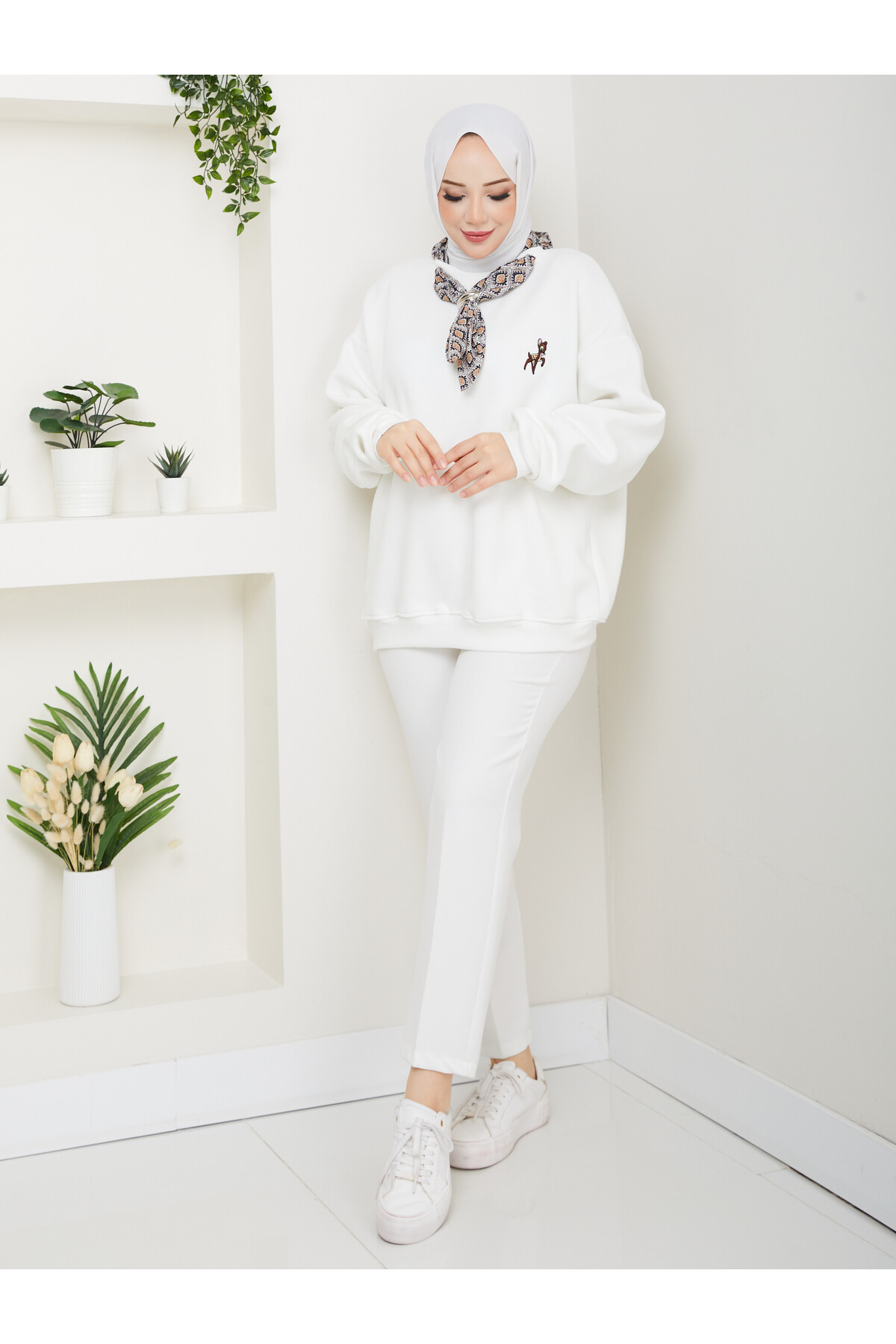 ÜÇ İP FUARLI SWEAT-BEYAZ