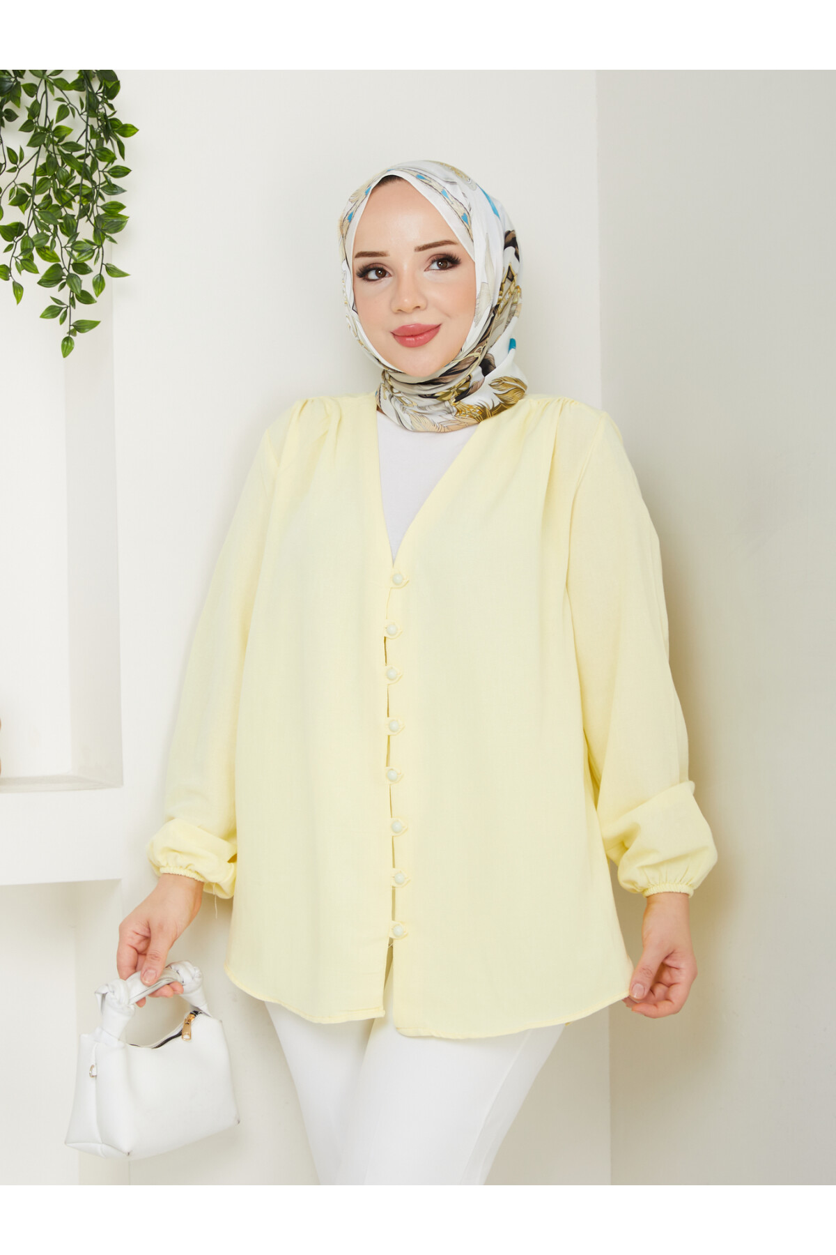 V YAKA DÜĞMELİ GÖMLEK - SARI