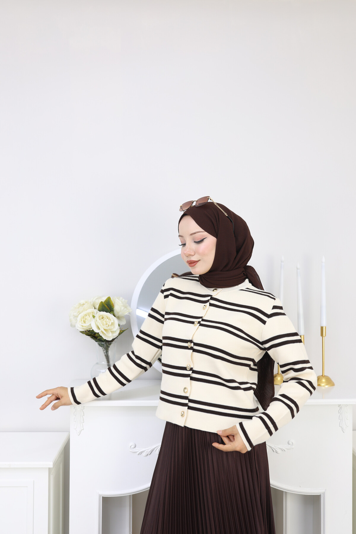 VN ÇİZGİLİ KISA HIRKA -KAHVERENGİ