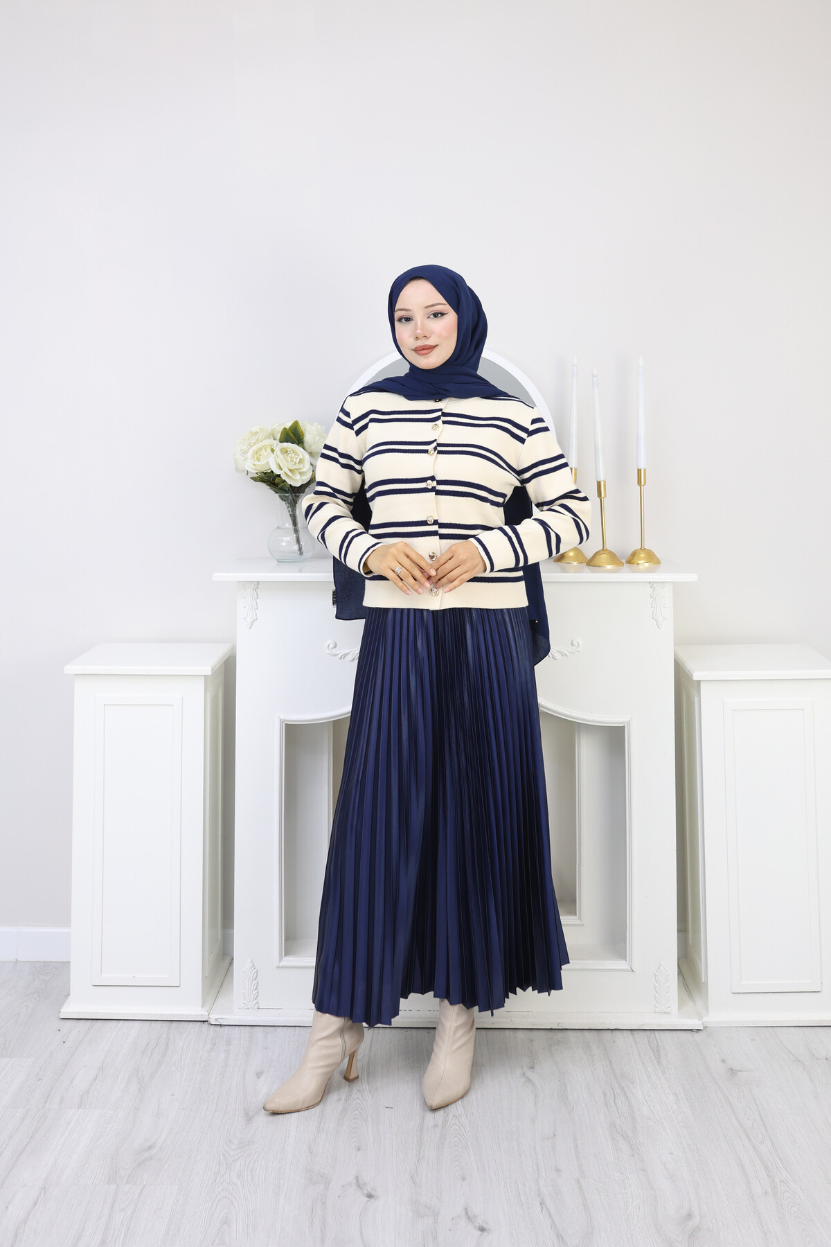 VN ÇİZGİLİ KISA HIRKA -KREM