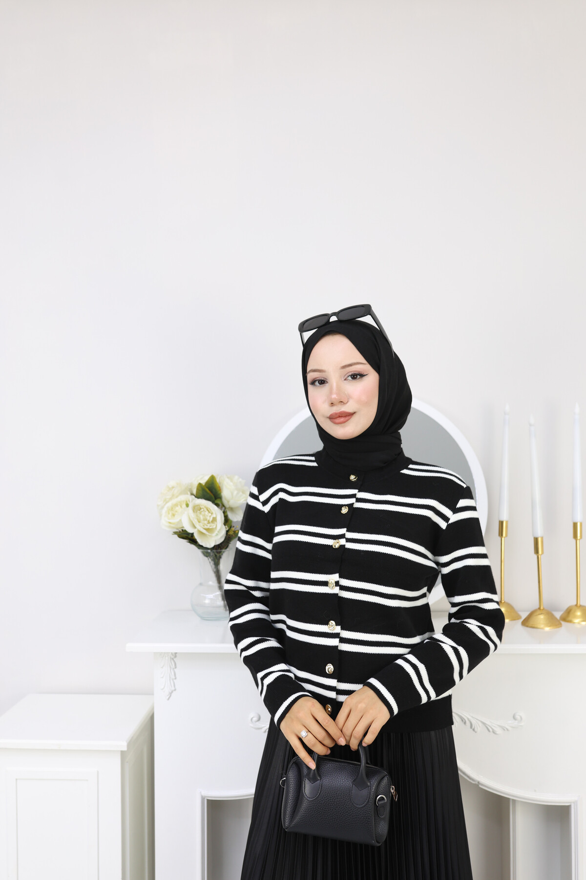 VN ÇİZGİLİ KISA HIRKA -SİYAH