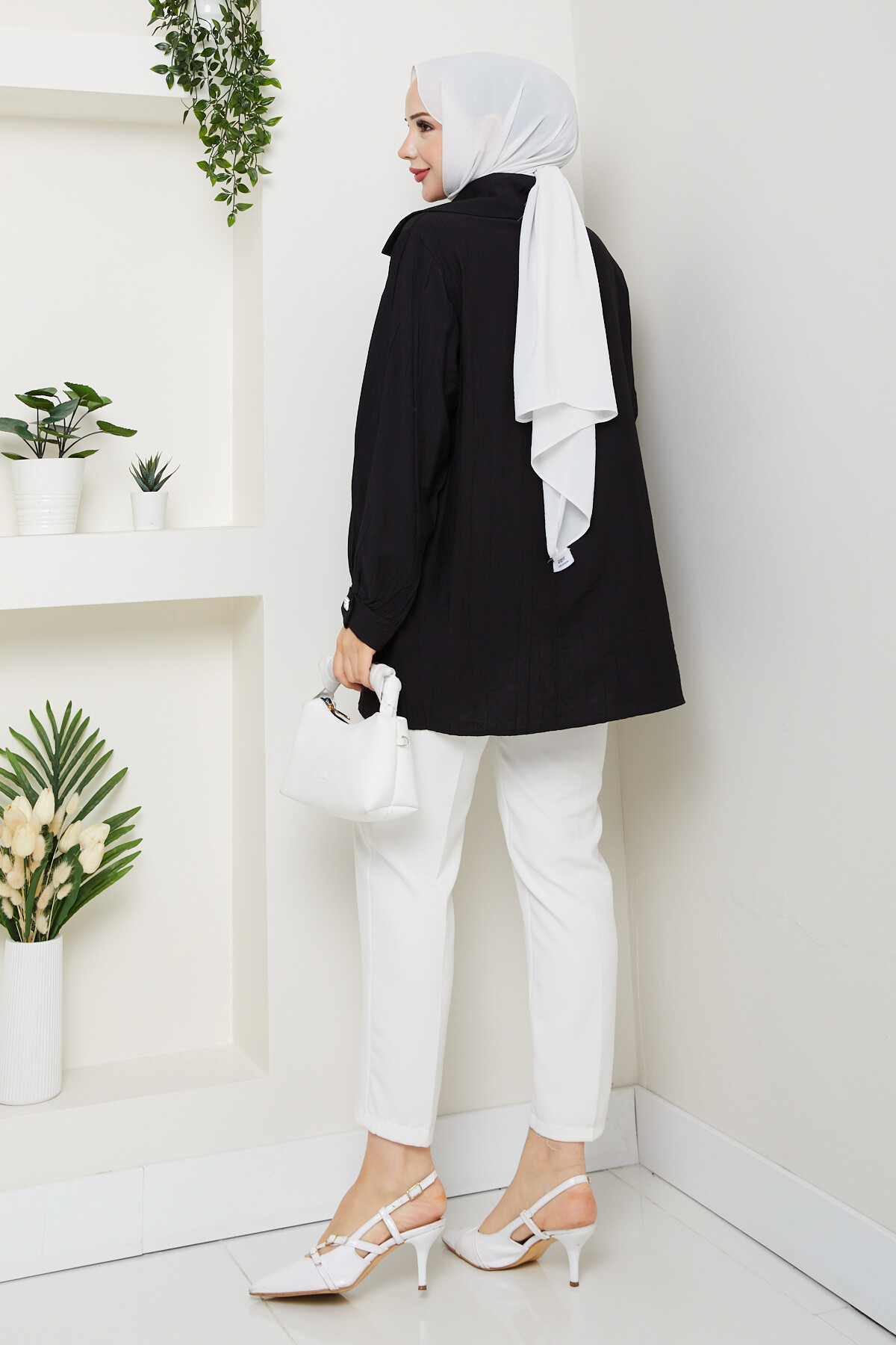 Yaka Pul Detay Gömlek Siyah