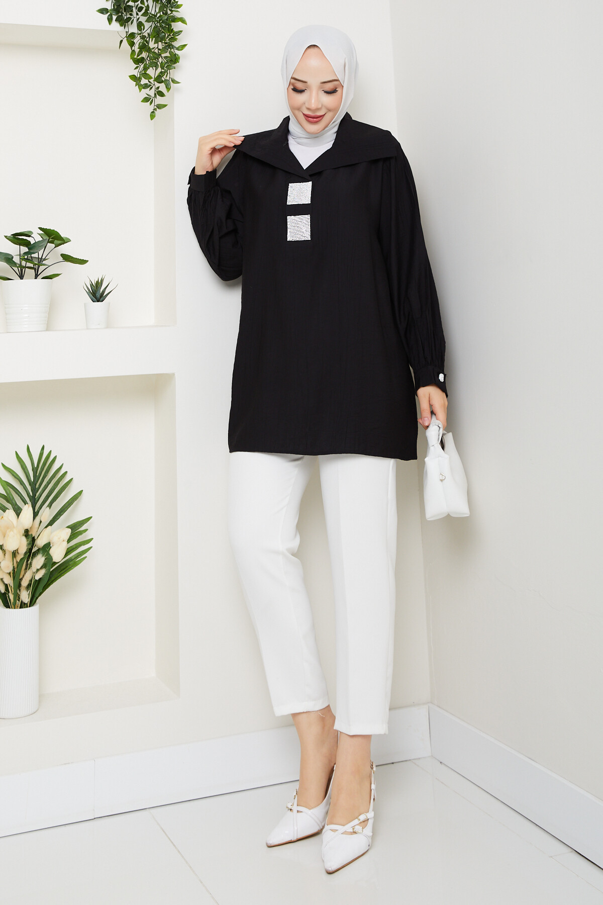 Yaka Pul Detay Gömlek Siyah