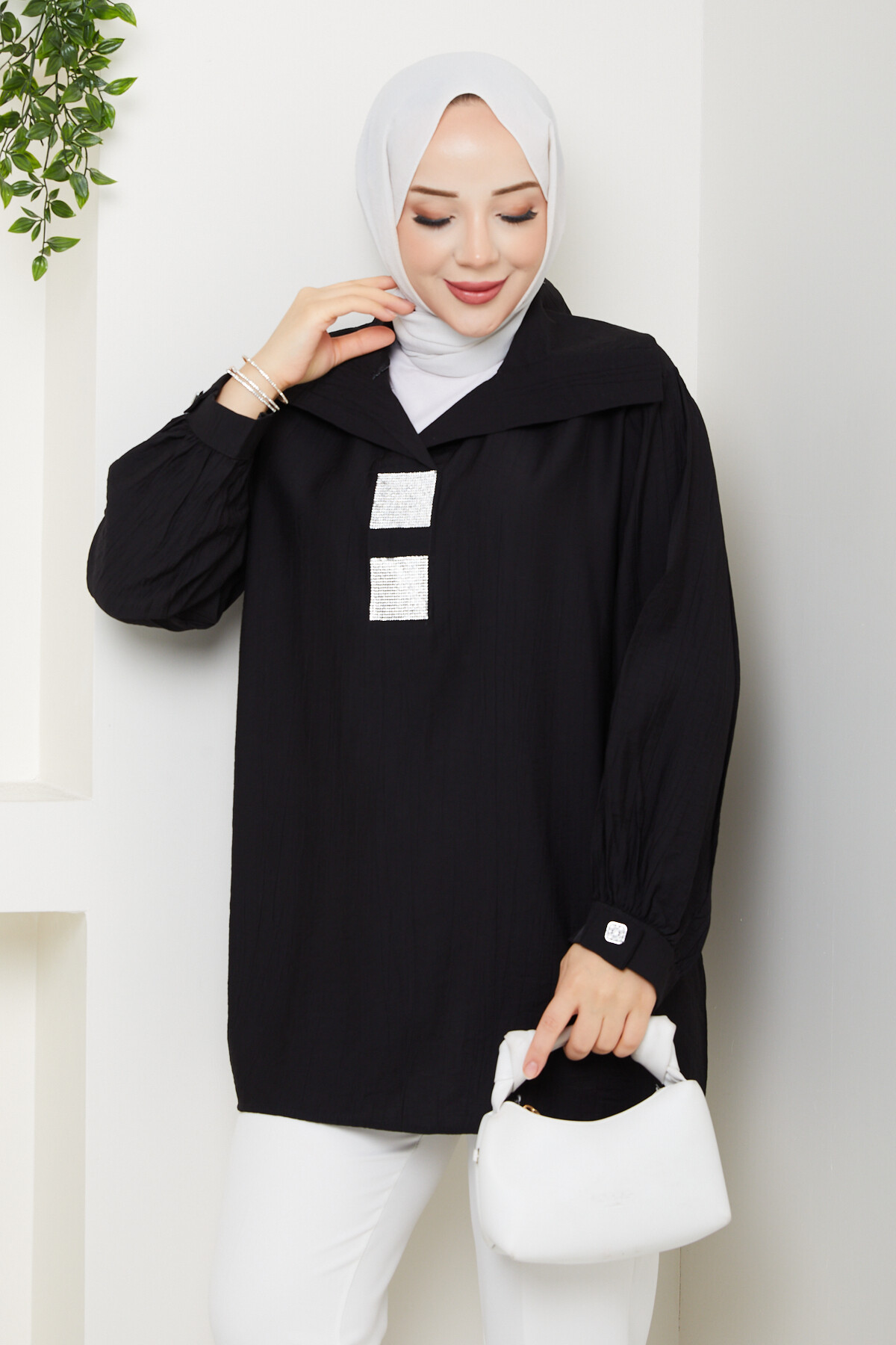 Yaka Pul Detay Gömlek Siyah