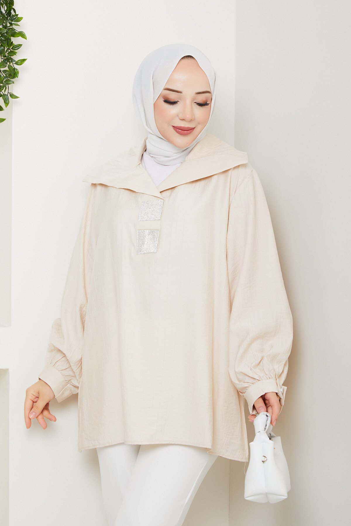 Yaka Pul Detay Gömlek Krem