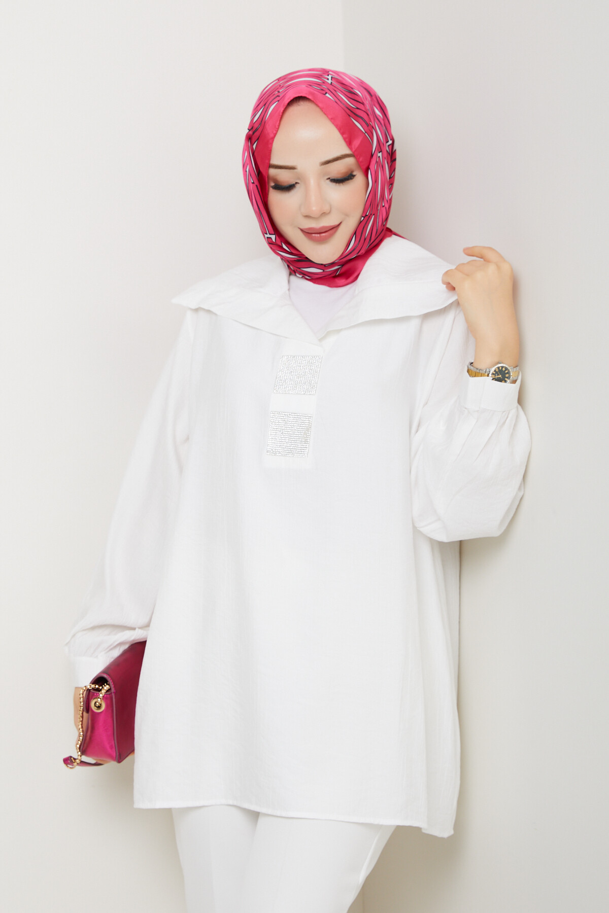 Yaka Pul Detay Gömlek Beyaz