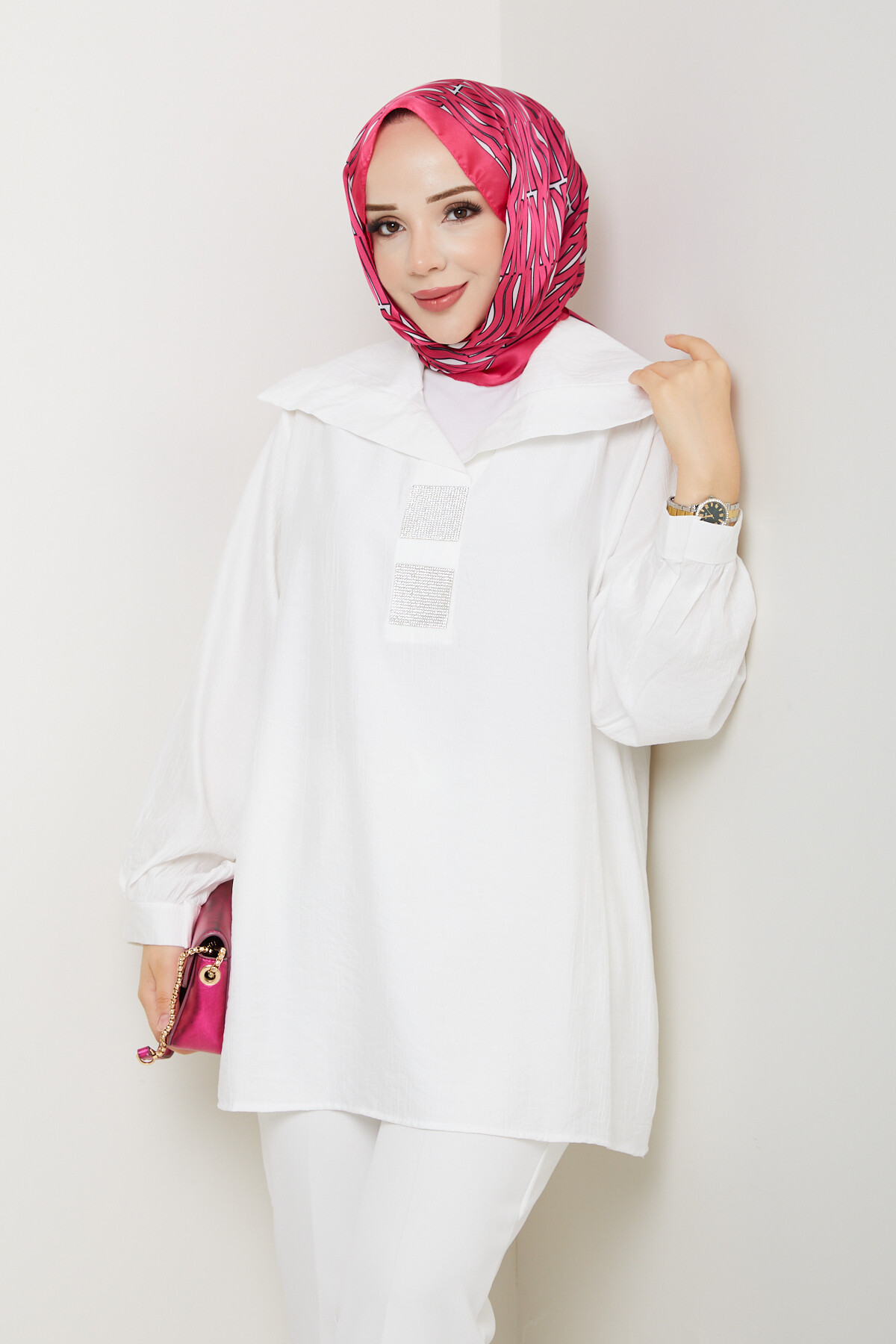 Yaka Pul Detay Gömlek Beyaz