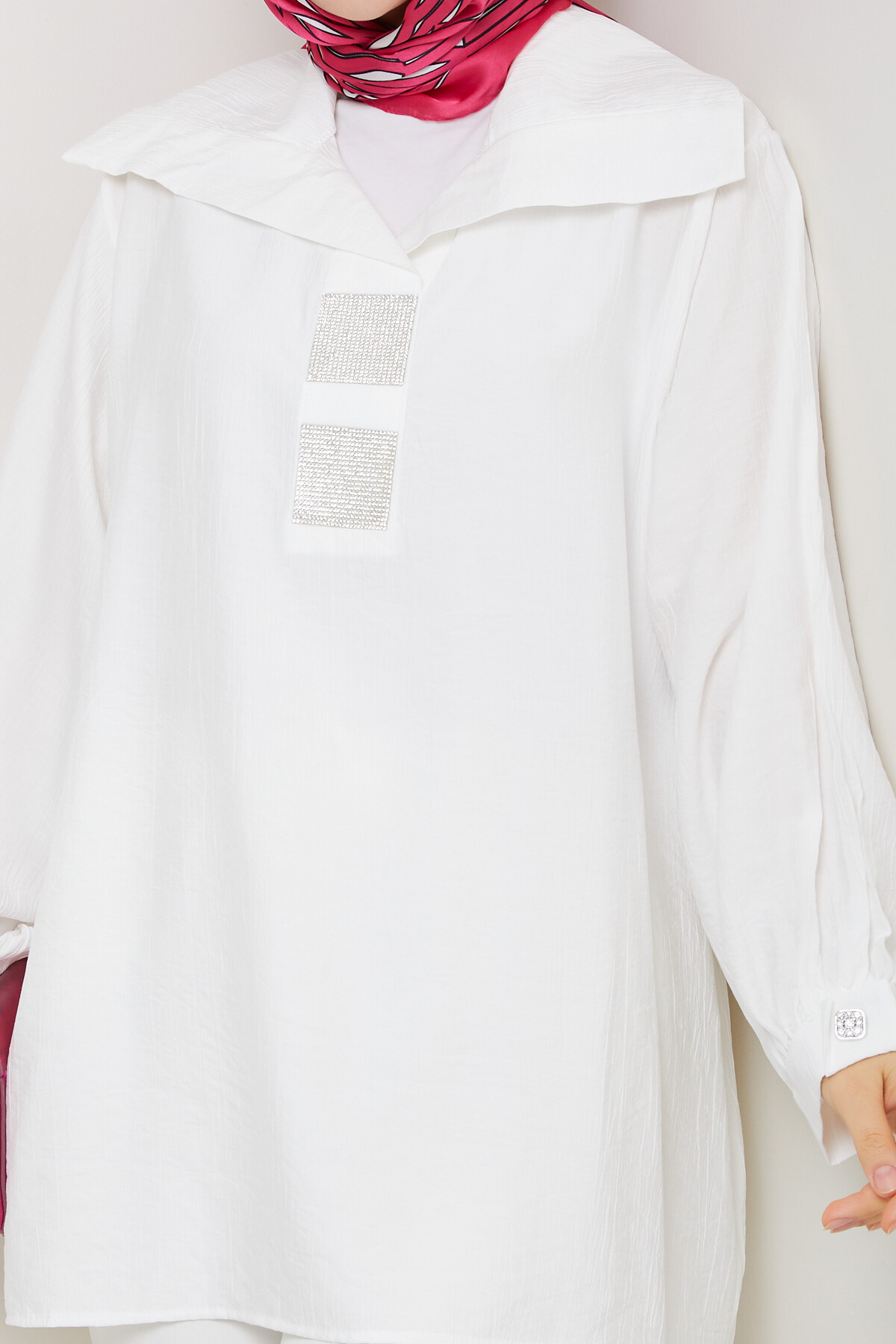 Yaka Pul Detay Gömlek Beyaz