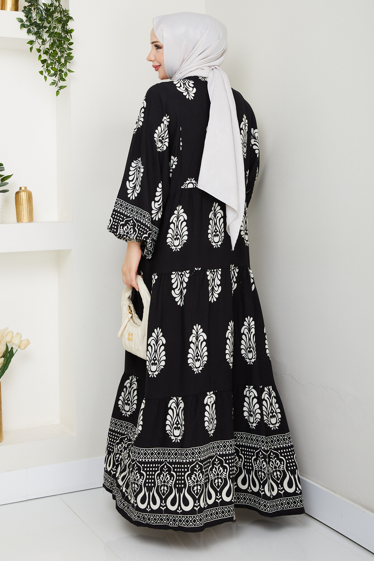 YARI DÜĞMELİ ETNİK DESENLİ ELBİSE-SİYAH