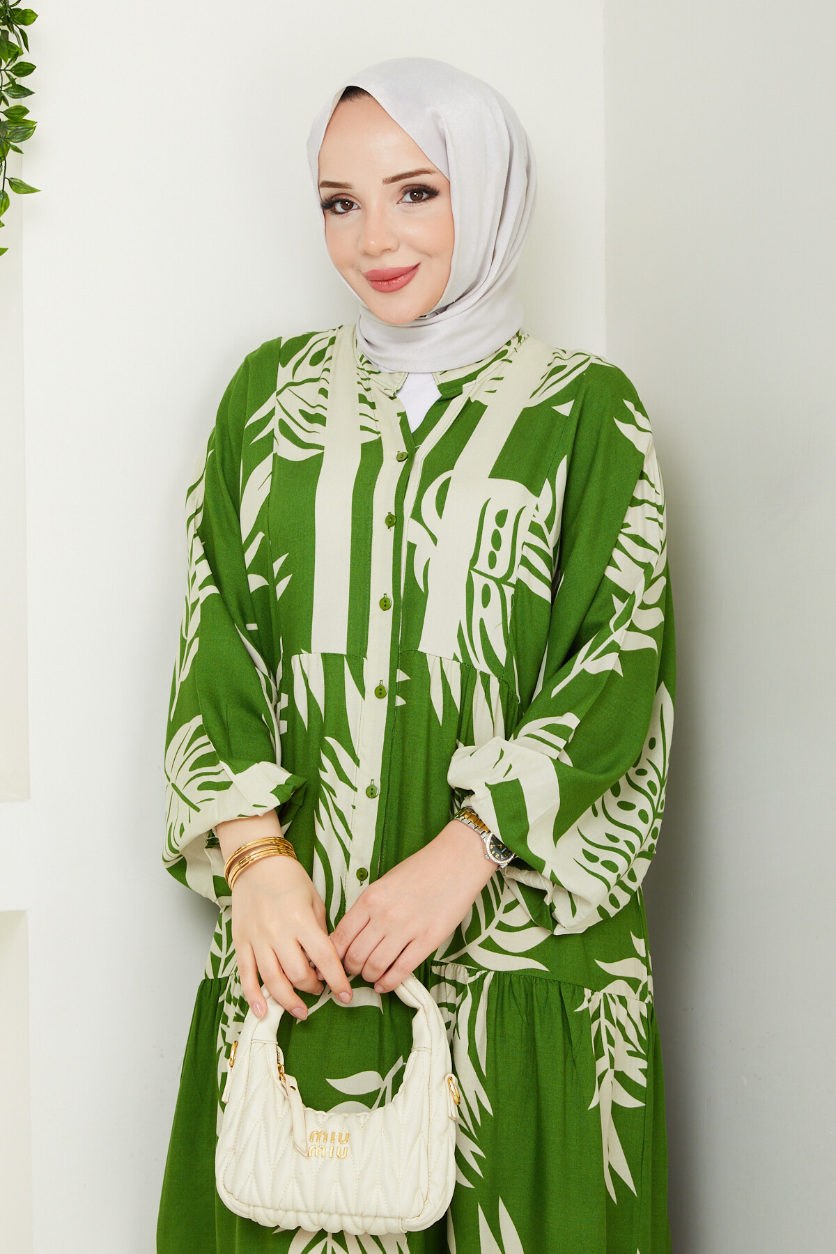 YARI  DÜĞMELİ YAPRAK DESEN ELBİSE-YEŞİL