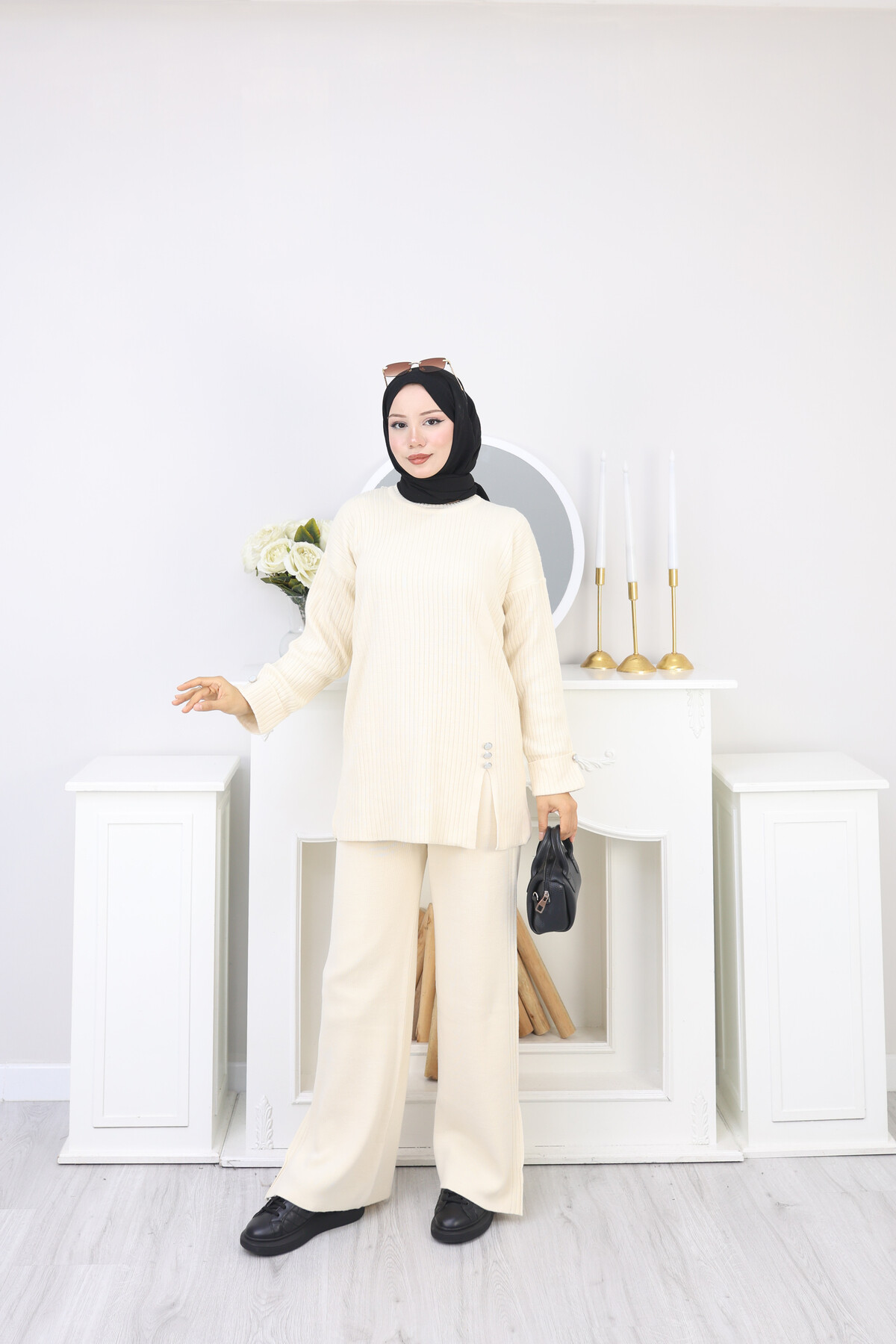 YIRTMAÇ DETAY TRİKO TAKIM-KREM