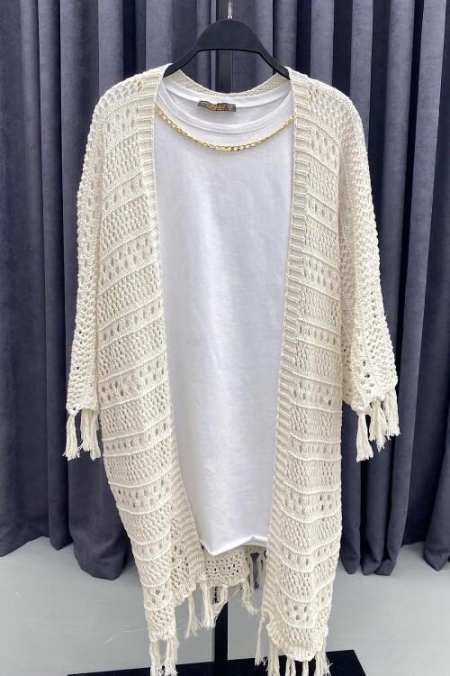 PÜSKÜLLÜ DELİKLİ HIRKA