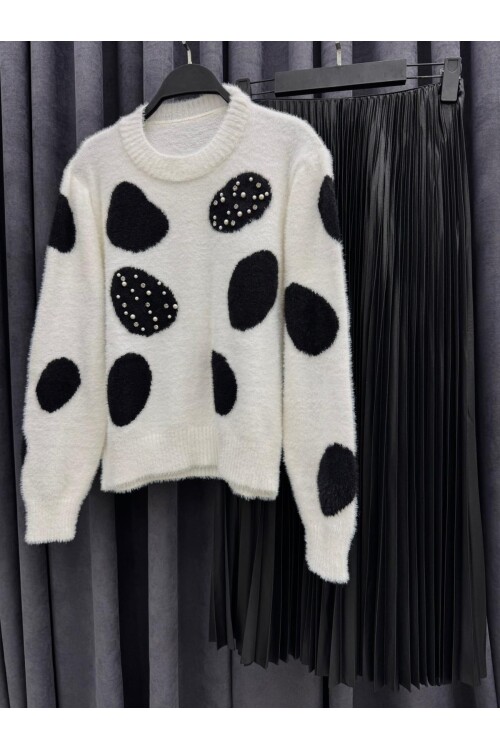 Desenli İnci Detaylı Tüy Kazak Kombin Beyaz