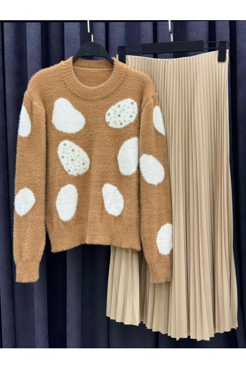 Desenli İnci Detaylı Tüy Kazak Kombin Camel