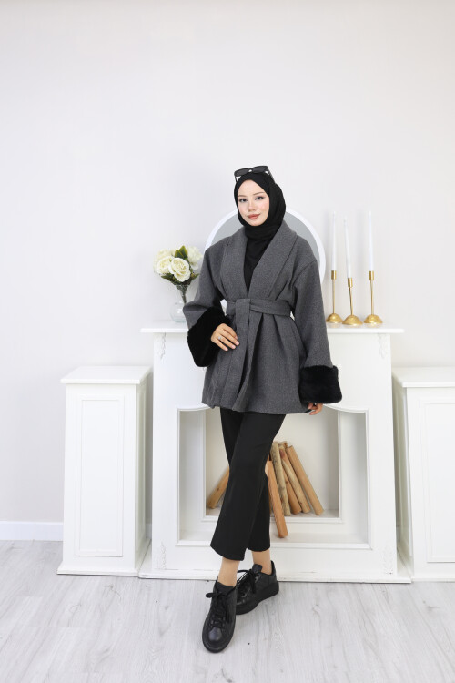 KOLU KÜRK DETAY KISA KABAN -FÜME