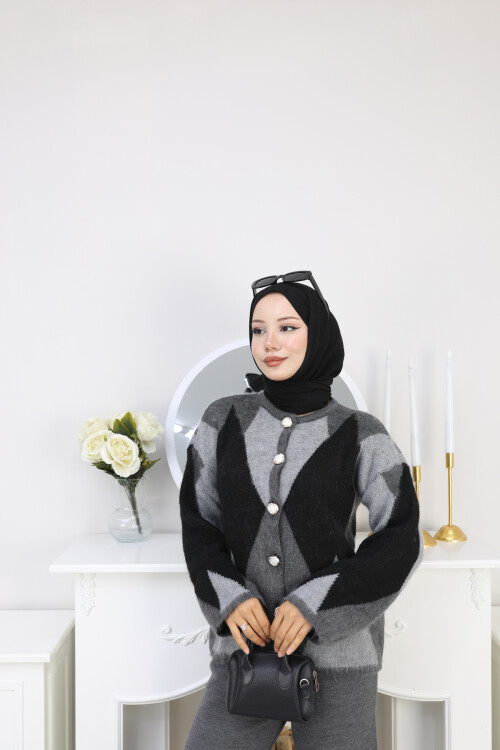 ÜÇGEN DETAY TRİKO HIRKA  -GRİ