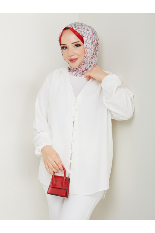 V YAKA DÜĞMELİ GÖMLEK - BEYAZ