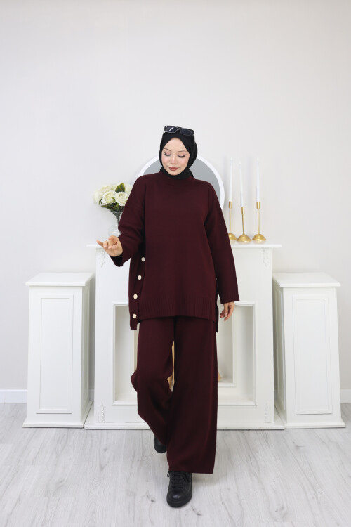 YANLARI DÜĞME DETAY TRİKO TAKIM -BORDO