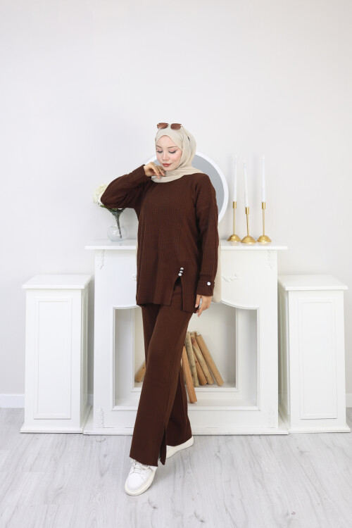 YIRTMAÇ DETAY TRİKO TAKIM-ACI KAHVE