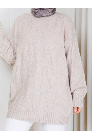 1327 Saç Örgü Desenli Oversize Triko Kazak – Taş