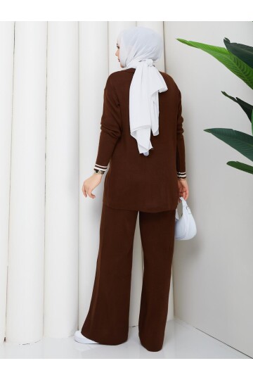 ÇELİK ÖRME DÜĞME DETAY TRİKO TAKIM -ACI KAHVE