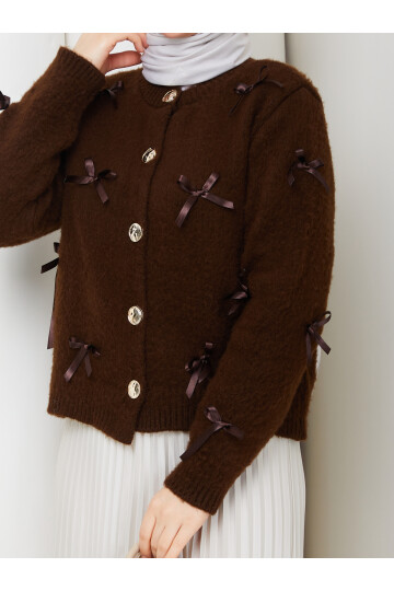 FİYONKLU TRİKO HIRKA - ACI KAHVE