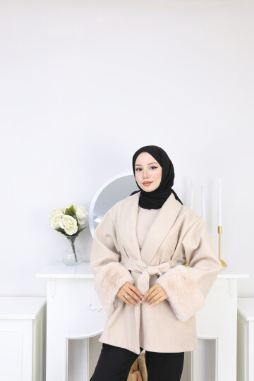 KOLU KÜRK DETAY KISA KABAN -KREM