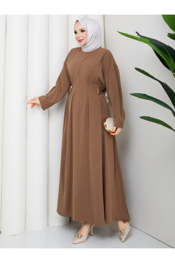 YANLARI GOLD DETAY ELBİSE - VİZON